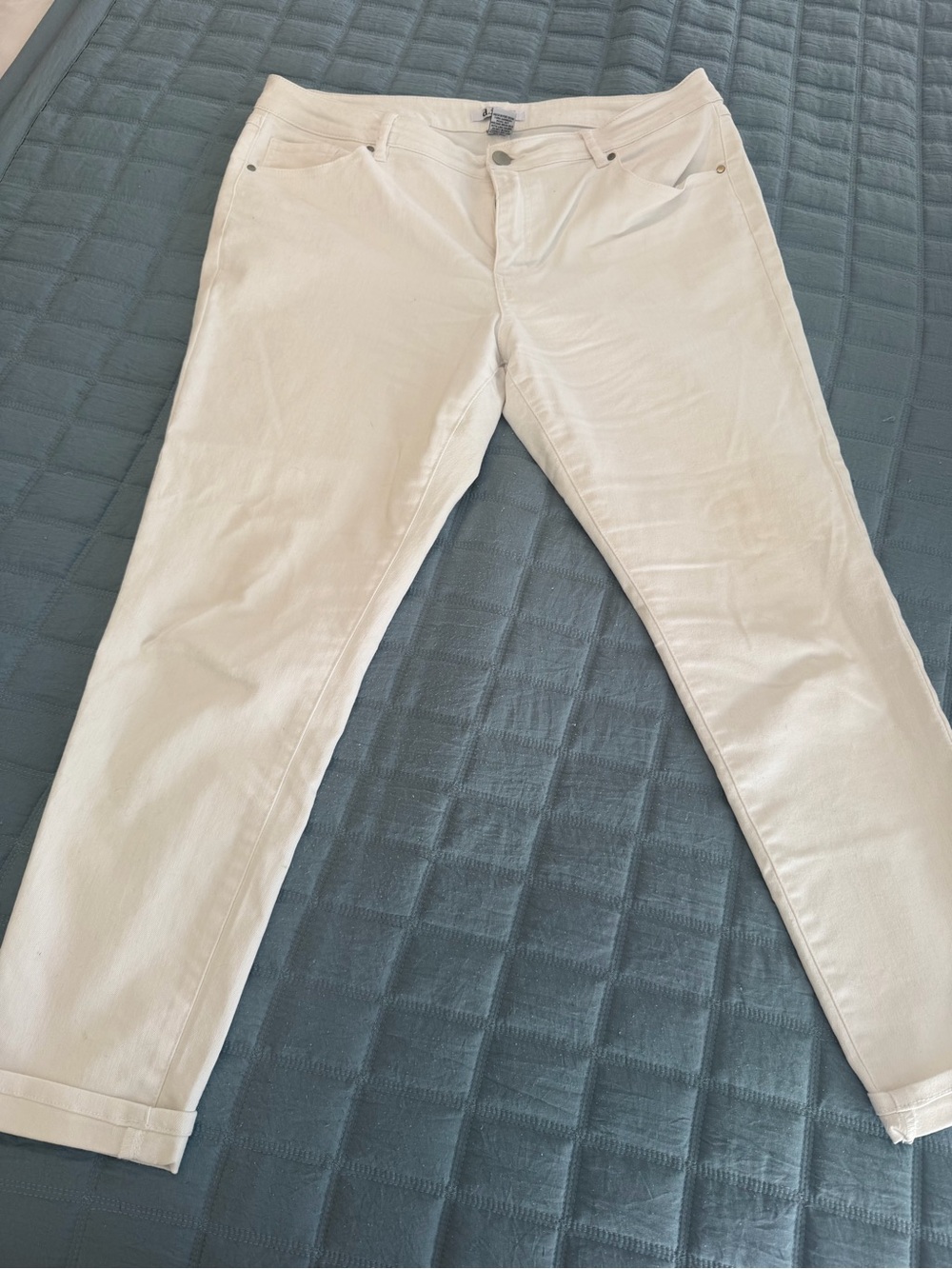 d. jeans White Ankle-Length Jeans